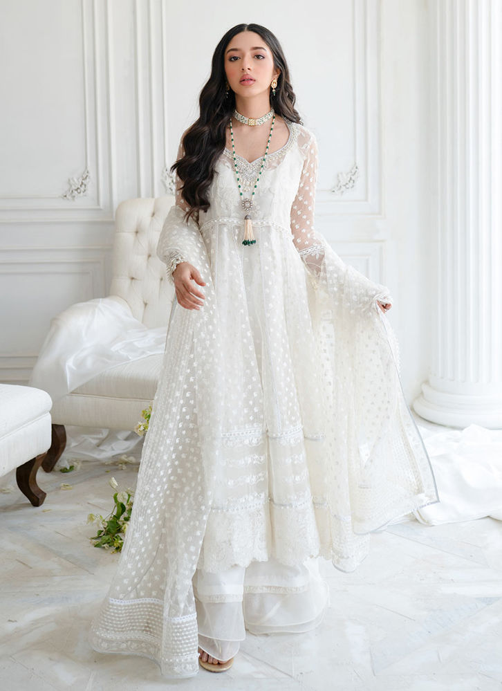 The Power Dresser’s Guide to Pakistani Luxury Pret