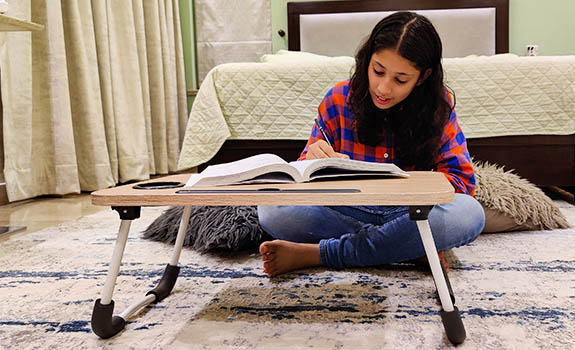 Enhancing Comfort: The Evolution and Benefit of Laptop Table