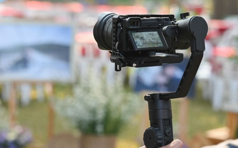 Why Choose a Videographer with Photo Booth Rental