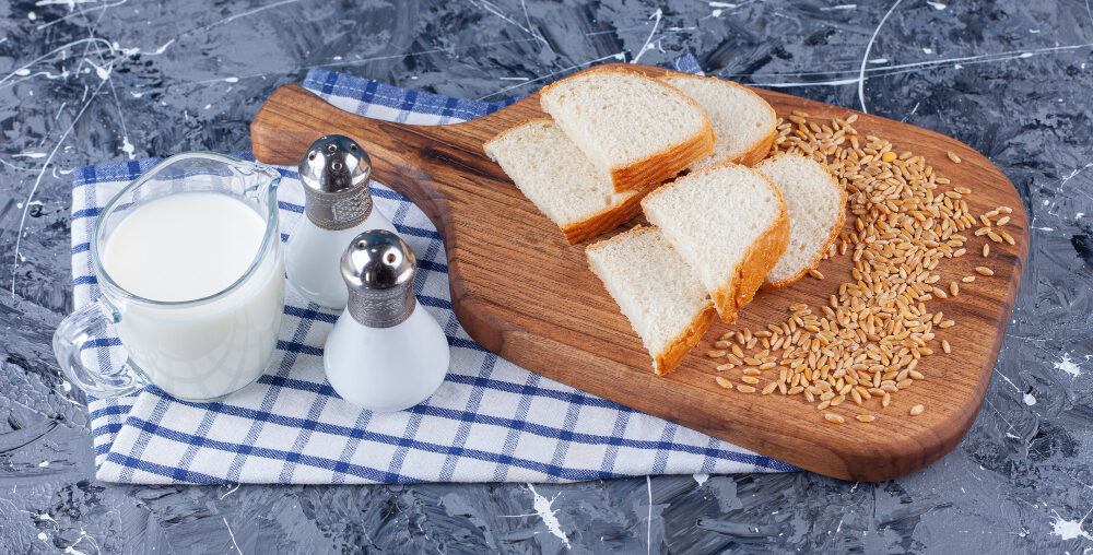 arabic bread and fresh milk