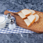 arabic bread and fresh milk