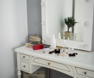 How to Incorporate a Dressing Table Vanity into Your Bedroom Decor