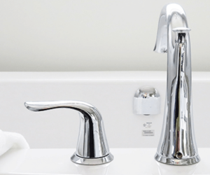 What is Bathtub Refinishing and How Does It Work?