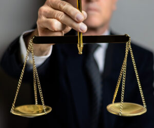 10 Tips for Choosing the Right Real Estate Settlement Attorney