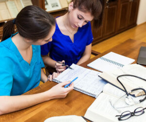 How to Choose the Best Clinical Consultation Training Course with a Focus on Communication Stations?