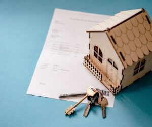 Pros and Cons of Refinancing Mortgage