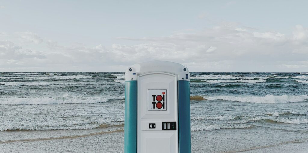 Crowd Control Barriers and Portable Toilets Hire: The Perfect Duo for Your Event or Project! Featured Image 0023