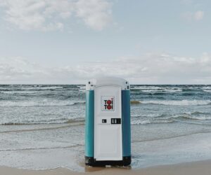 Crowd Control Barriers and Portable Toilets Hire: The Perfect Duo for Your Event or Project