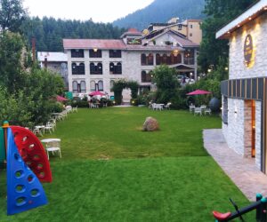 Explore Nature’s Luxury at the Best Deluxe Resorts in Manali