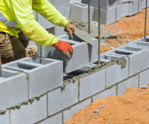 What distinguishes dry masonry construction?