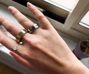 Artificial Ring Online Shopping: How to Stay Updated with the Latest Collections