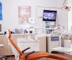 Top 5 Benefits of Getting Teeth Whitening Done at a Dental Hospital