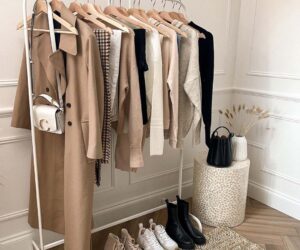 Mastering Minimalism: The Ultimate Guide to Creating a Capsule Wardrobe