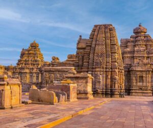 Explore the beauty of Karnataka through customized tour packages.
