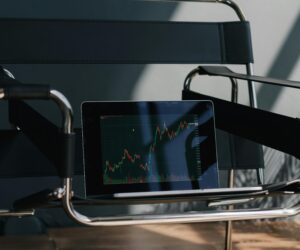 Whale Wallet Analysis: Aave – Tracking the Big Players in DeFi