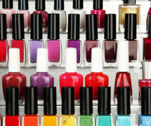 Breathable vs. Traditional Nail Polish: Which One Suits Your Ramadan Routine?