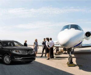 IAH vs. HOU: Which Houston Airport Needs Earlier Limo Bookings?