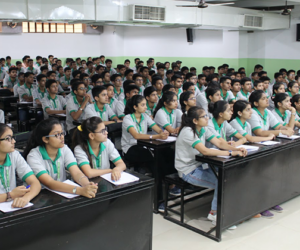 How Sikar NEET Coaching Prepares Students for Medical College Life