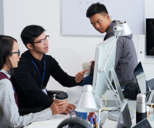 AI vs Human Tutors: Who’s the Better Teacher in 2025?