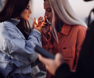 Is It Illegal to Smoke Cigarettes in a Bar in Australia? Navigating the Rules