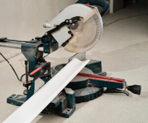 A Step-by-Step Guide to Using a Tile Cutter Like a Pro