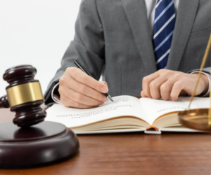 How a Work Injury Attorney in Los Angeles Can Help You Get Compensation