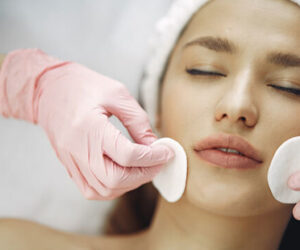 Transform Your Skin: Deep Cleansing Facial for a Smooth, Clear Glow