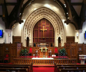How Modern Technology Enhances Worship Experiences?