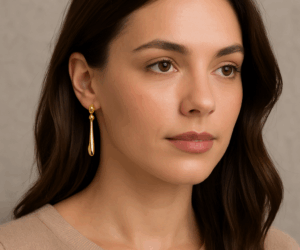 Simple Ways to Style Your Outfit with Dangle Earrings