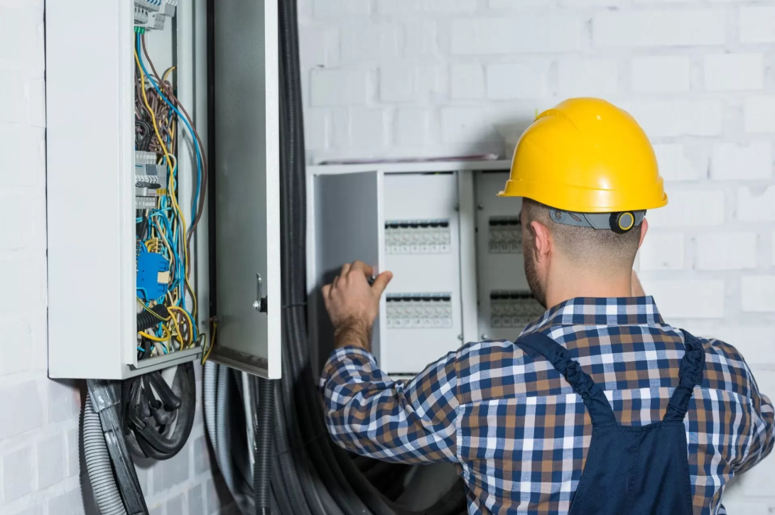 Electrical panel upgrade service