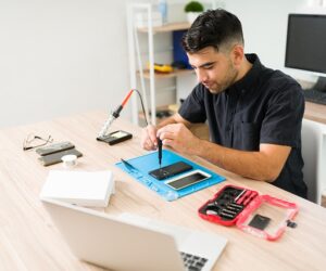 How to Become a Laptop Repair Technician? Step-by-Step Guide